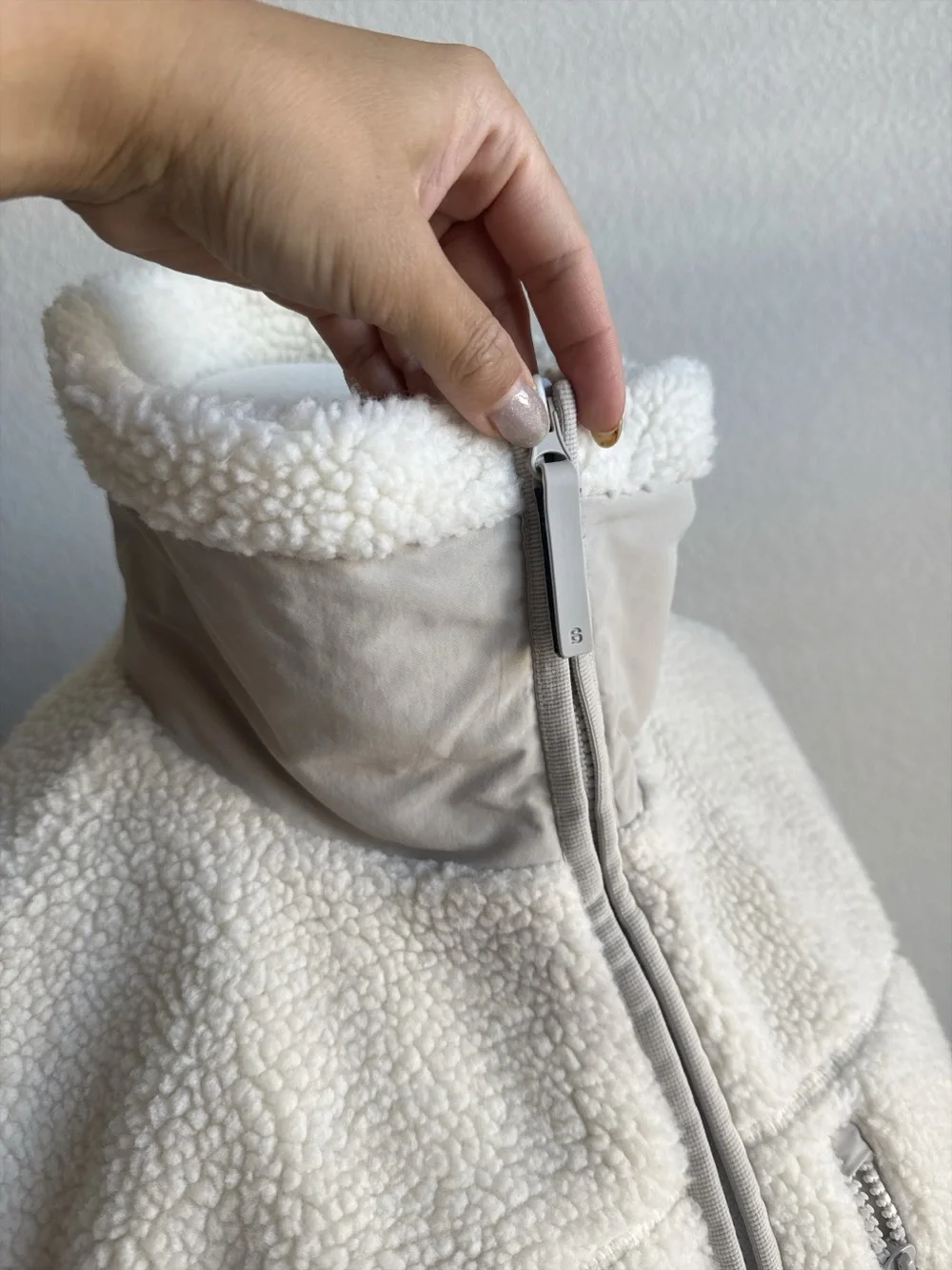Cozy Women's Ivory Sherpa Zip-Front Jacket